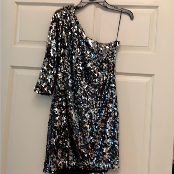 EUC sequin dress - Picture 2 of 4